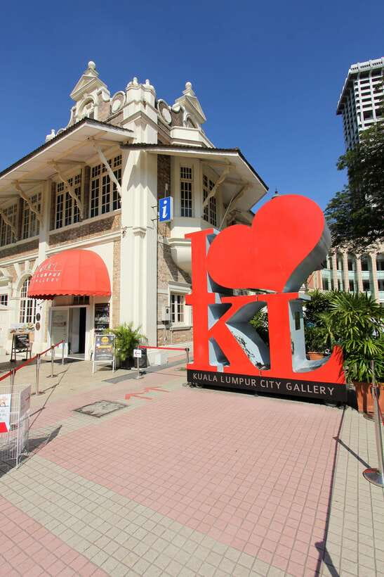Kuala Lumpur: Half-Day Photo Tour with Petronas Twin Towers - What $146 buys you in a 6-hour day