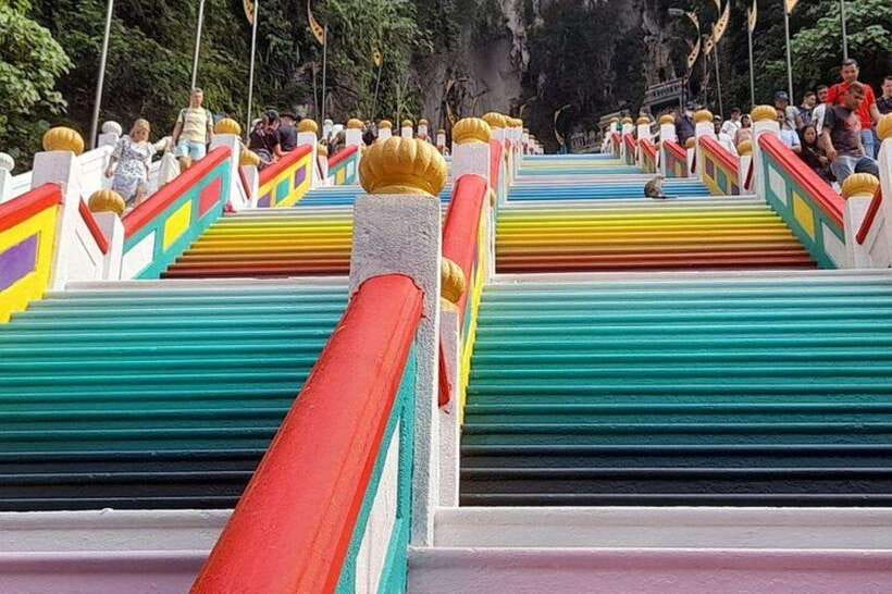 Kuala Lumpur: Kuala Gandah and Batu Caves Private Trip - Batu Caves First: Use the One-Hour Window Like a Pro