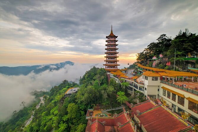 Kuala Lumpur Malacca River Cruise and Historical Tour with Lunch - Harmony Street and Cheng Hoon Teng Temple: Multiple Cultures in One Walkable Stretch