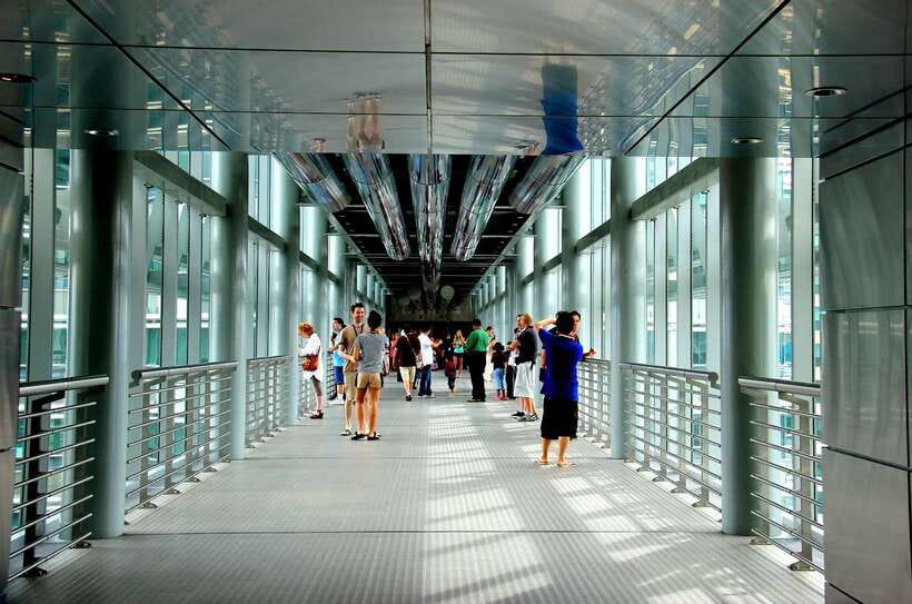 Kuala Lumpur Petronas Towers e-Tickets - Arriving at the Towers: The Short Entrance Line You Will Actually Face