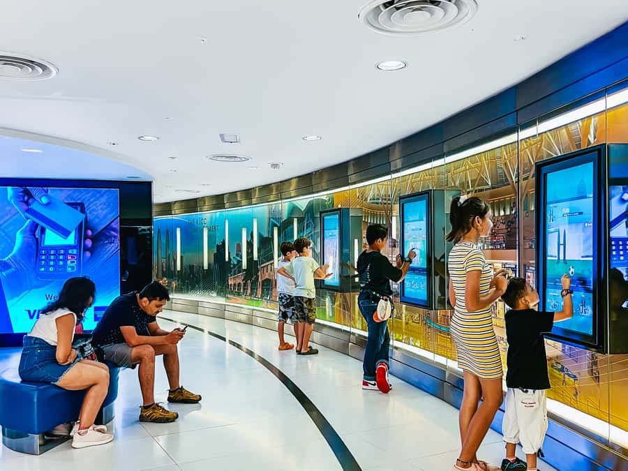 Kuala Lumpur: Petronas Twin Towers Entry E-Ticket - Crowd Levels and the Flow Between Towers