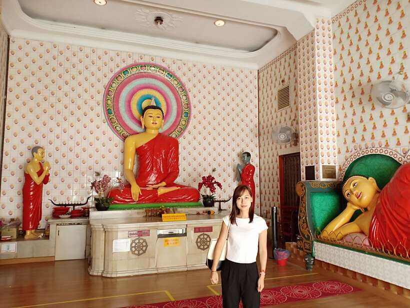 Kuala Lumpur: Private Batu Cave, National Mosque Tour, Lunch - How the tour feels in the real world (and why guides matter)