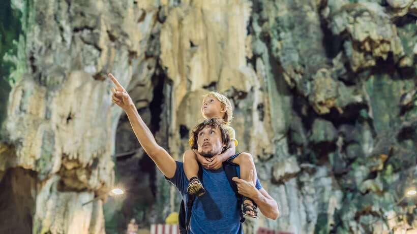 Kuala Lumpur: Private Batu Cave, National Mosque Tour, Lunch - Batu Caves: temples, monkeys, and the 272-step reality check