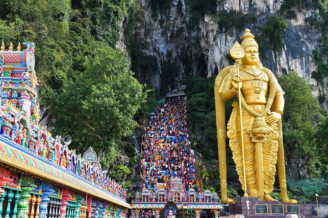 Kuala Lumpur Private Day Tour [8 Hours] [23 Attractions Covered] - National Mosque, National Monument, and Istana Negara: the civic and spiritual core