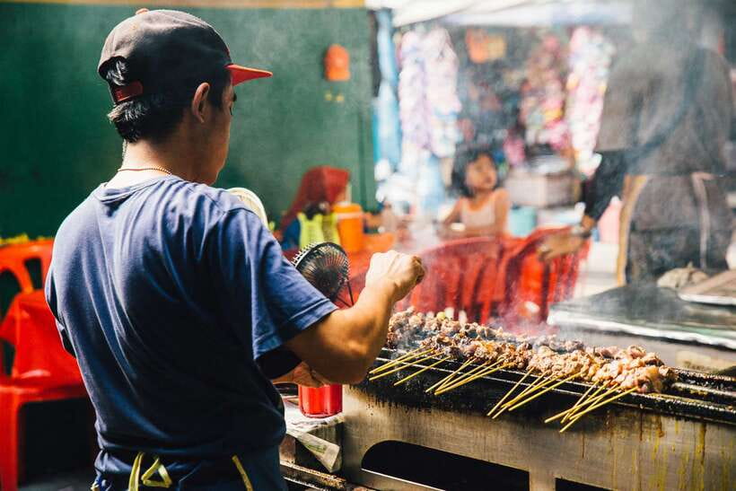 Kuala Lumpur: Private Food Tour – 10 Tastings with Locals - Vegetarian options, dietary needs, and how to make it work for you