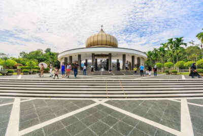Private Full-Day 10 Wonders Tour