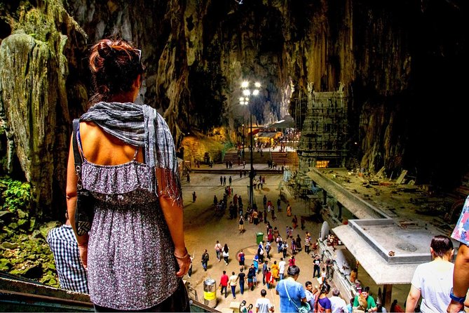 Kuala Lumpur Private Tour to Batu Caves Hotsprings And Waterfalls - From your hotel to Batu Caves: the 272 steps and the Muruga statue