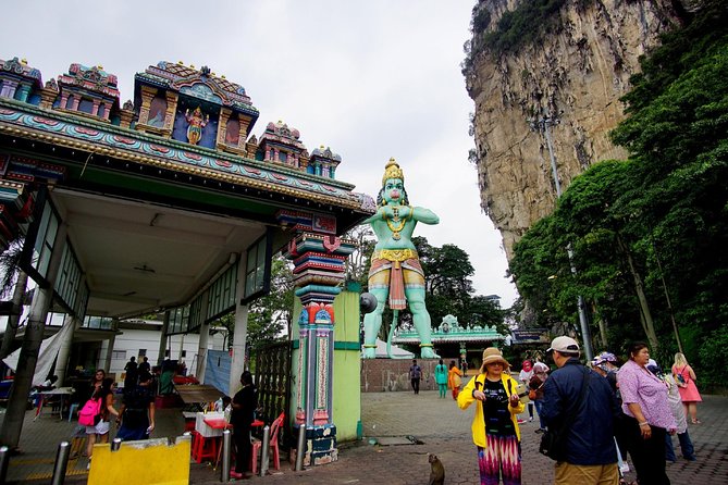 Kuala Lumpur Private Tour to Batu Caves Hotsprings And Waterfalls - Guides make the difference: what stands out from real experiences