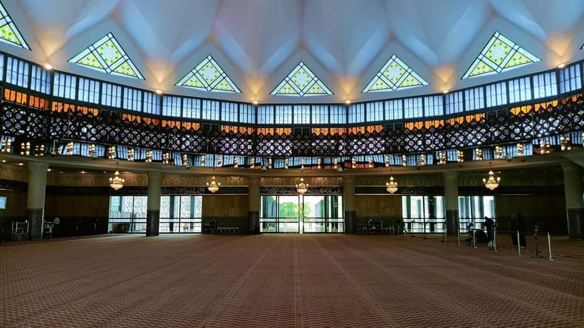 Kuala Lumpur, Putrajaya & Batu Caves Private Tour - Istana Negara and the National Mosque: Royal and Modern Malaysia in One Loop