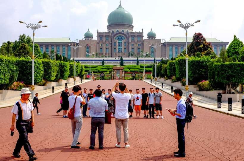 Kuala Lumpur: Putrajaya City Tour with Lake Cruise - Convention Centre time: the quick architecture stop that keeps flow