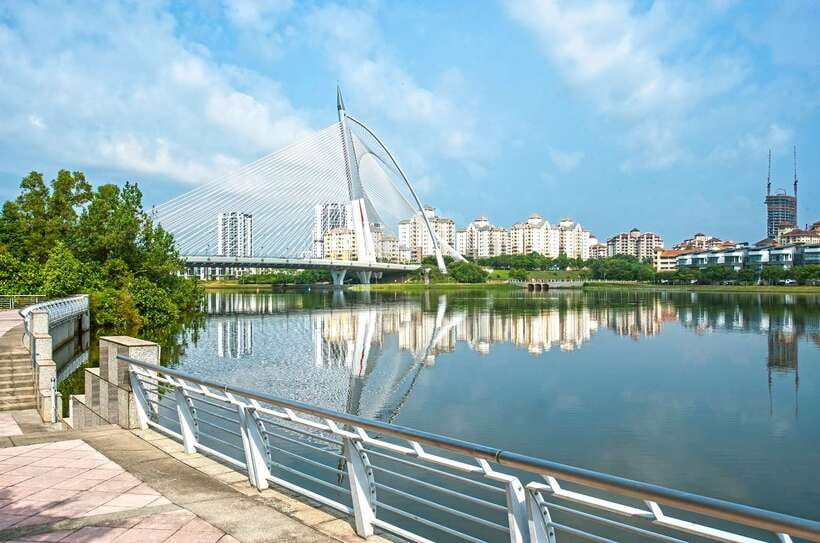 Kuala Lumpur: Putrajaya City Tour with Lake Cruise - Putrajaya Lake Cruise: when it runs, and what to do if it does not