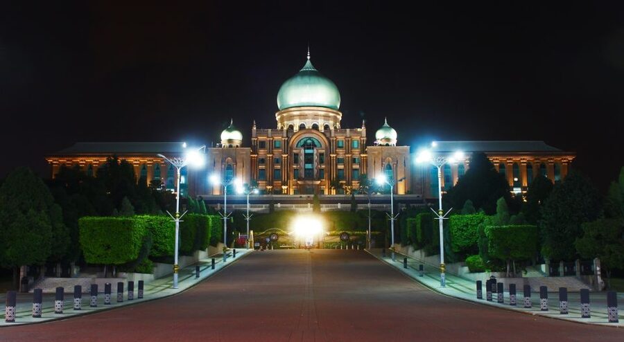 Kuala Lumpur: Putrajaya City Tour with Lake Cruise - Guide quality: what the best ones do for you