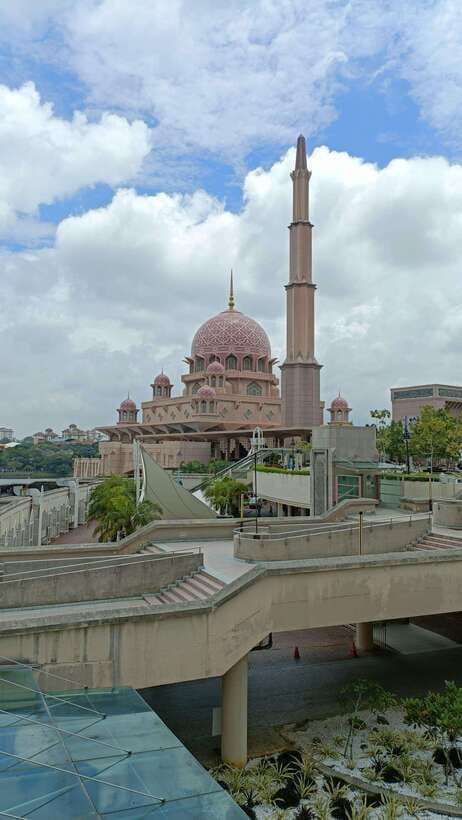 Kuala Lumpur: Putrajaya Tour with Hotel Pickup - Key things to know before you go