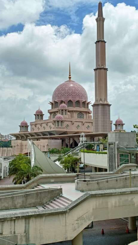 Kuala Lumpur: Putrajaya Tour with Hotel Pickup - Putra Mosque: Rose Granite, Pink Domes, and Photo Timing