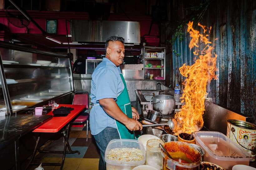 Kuala Lumpur: Sambal Street Food Tour with 15+ Tastings - Key highlights to focus on