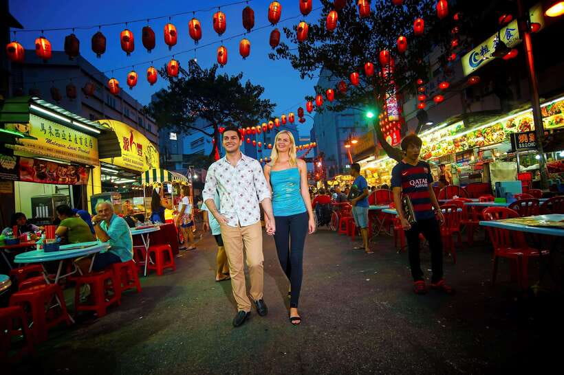 Kuala Lumpur: Sightseeing, Markets, and Food Night Tour - Night Market Meets Landmark Circuit in Kuala Lumpur