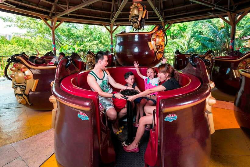 Kuala Lumpur: Sunway Lagoon Theme Park Ticket with Transfer - Lynton V Harris’ Scream Park and the Extreme Park choices