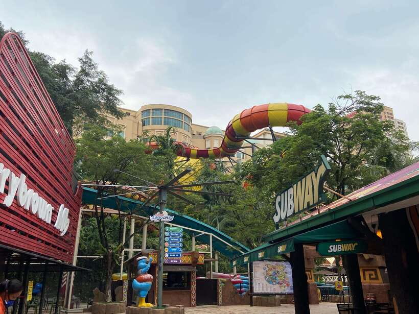 Kuala Lumpur: Sunway Lagoon Ticket & 1-Way Transfer - Rides and extras: what’s included and what you may pay for