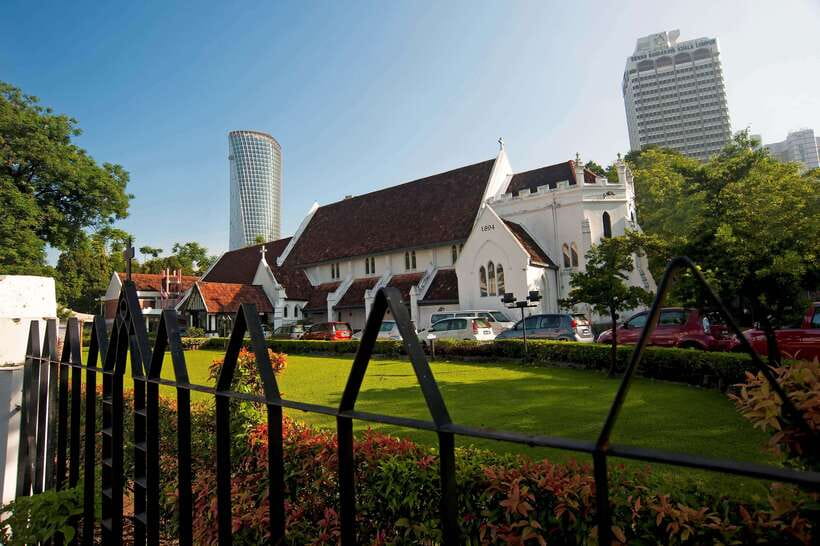 Kuala Lumpur: Temple & Shrine Private Half Day Tour - Batu Caves: 272 Steps, Limestone Caves, and the Lord Murugan Viewpoint
