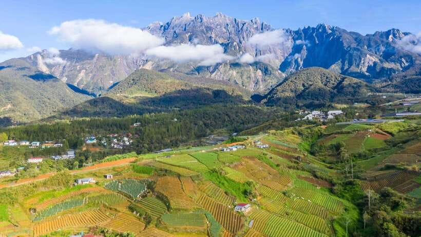 Kundasang: Day Tour with Desa Dairy Farm and Alpaca Club - Rumah Terbalik: The Upside-Down House Stop You’ll Actually Remember