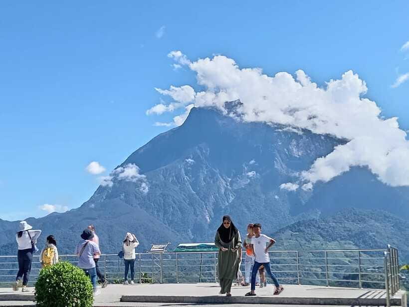 Kundasang : Poring Hot Spring + Desa & Meal Shared Tour - Kinabalu Park photo stop: quick views, no Botanical Garden ticket