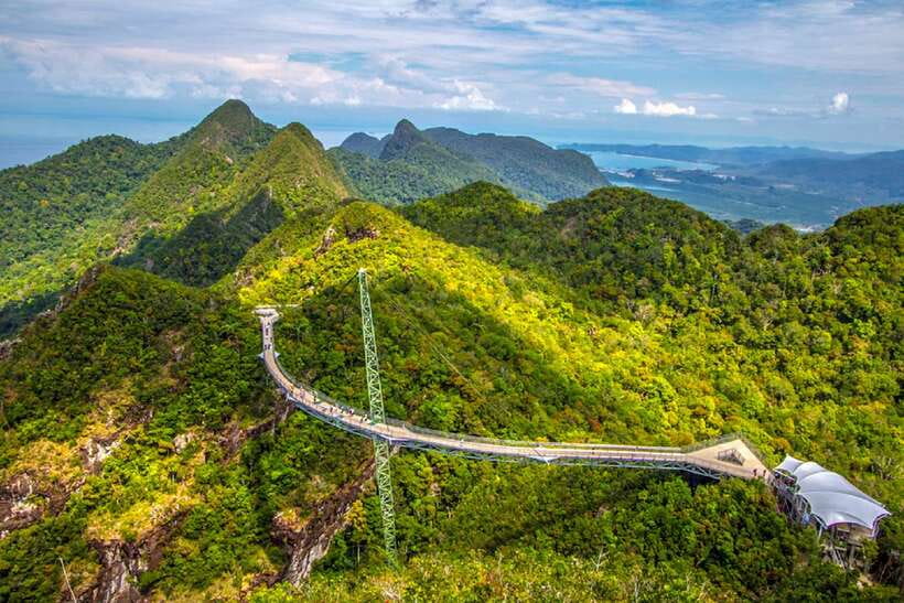 Langkawi: Cable Car Admission Ticket - Indoor and outdoor bonus attractions: SkyDome, SkyRex, Sky-bridge, 3D Art