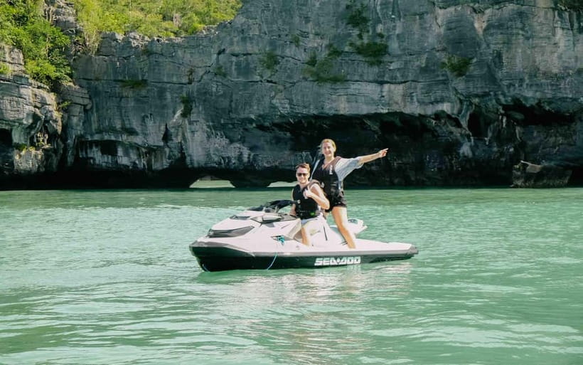 Langkawi: Jet Ski Tour UNESCO Kilim Geopark Free Video - Eagle Watching Over the Mangrove Canopy: A Real Hunt Moment