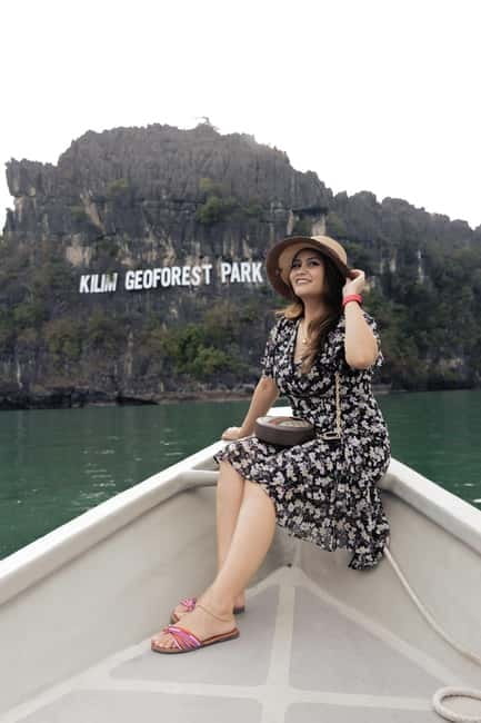 Langkawi: Kilim Geopark Mangrove Tour with Eagle Watching - Floating restaurant stopover: the food and drink moment