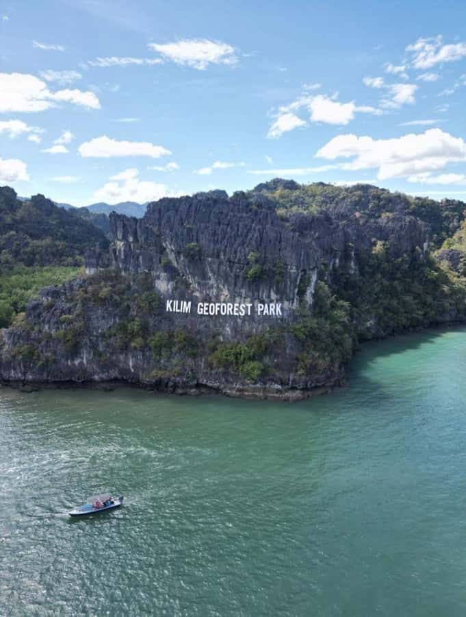 Langkawi Mangrove Tour : Estimated 2 hours Lunch Available - A mangrove boat tour that mixes animals, caves, and sea views
