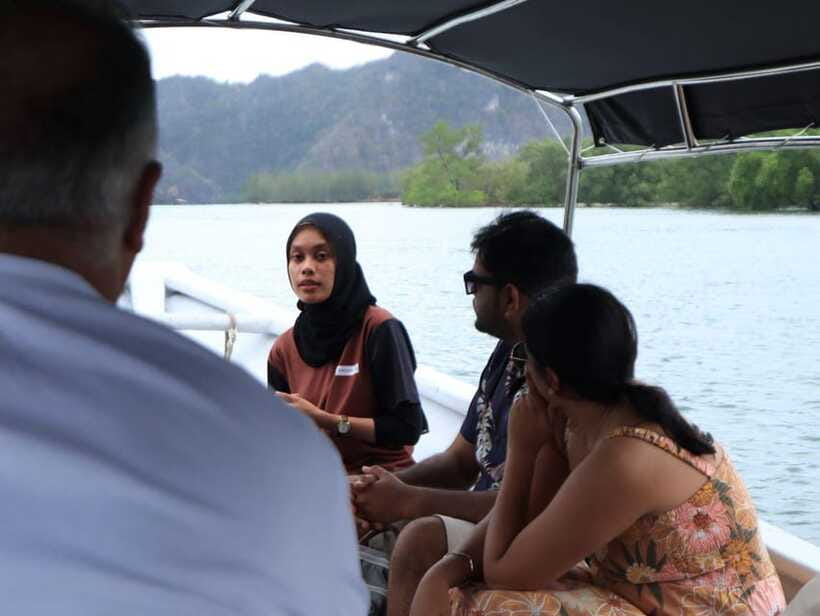 Langkawi: UNESCO Global Geopark Mangrove Cruise - The brief photo stop and the 30-minute walk