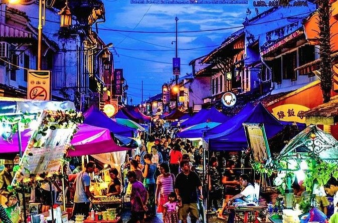 "Malacca After Dark: A Nighttime Adventure Through History" - What you gain, and what you might skip in one packed night