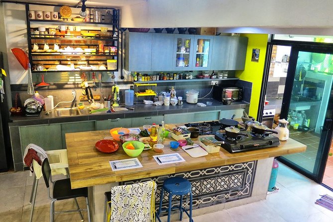 Market Visit & Private Hands-on Cooking Class at Daun Senja - The wet market start: how it changes what you learn