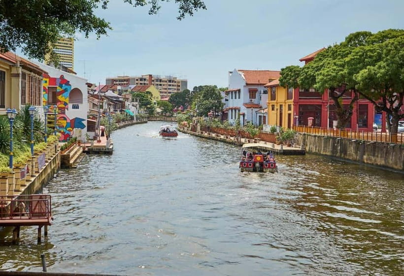 Melaka: Melaka River Cruise E-Ticket - What You See on Sungai Melaka: Stadthuys, Churches, Bridges, and More
