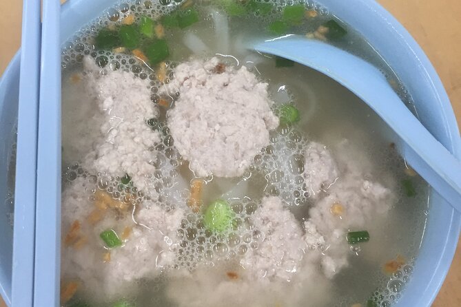 Penang: Afternoon Walking Foods Tour - Chulia Street: watch hawkers cook and taste what locals line up for