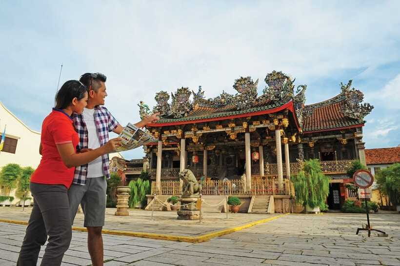 Penang: Top Seven Wonders Of Penang Private Exploration Tour - The local food stop: use the last hour to satisfy, not just snack