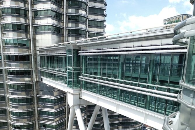 Petronas Twin Tower Skybridge View & Dining Experience Tour with Local Host - Skybridge 41st and 42nd Floor Views With a Time-Saving Ticket