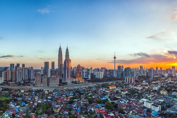 Private Full Day Kuala Lumpur City Tour with the Batu Caves - Petronas Twin Towers, Istana Negara, and Merdeka Square without the ticket stress
