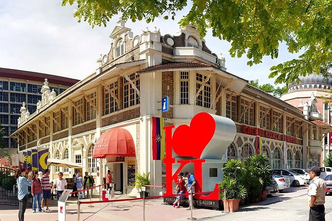 Private FullDay Tour includes Petronas Twin Towers & Batu Caves - Chinatown and Central Market: Quick Bites, Souvenirs, and Street Energy