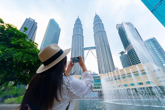 Private Guided Kuala Lumpur Day Trip With Lunch - Batu Caves: a free temple visit that rewards the climb