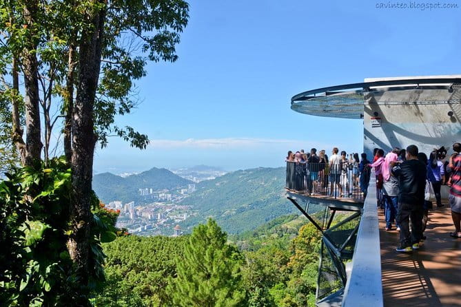 Private Half-Day Penang Hill and Kek Lok Si Temple Tour - Walking, shoes, and physical comfort you can plan for