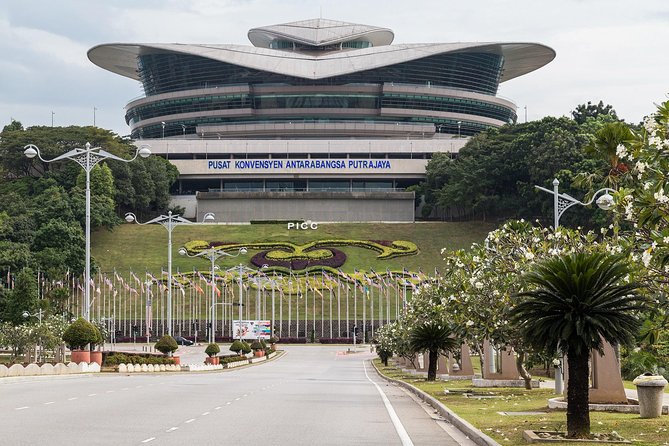 Private Half-Day Putrajaya Tour with Lake Cruise from Kuala Lumpur - Putrajaya Lake cruise, breezes and city geometry from the water