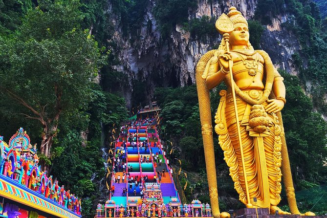 Private Half-Day Temples and Cultural Tour in Kuala Lumpur - A Sikh gurdwara break, then Petaling Street Market for the food culture payoff