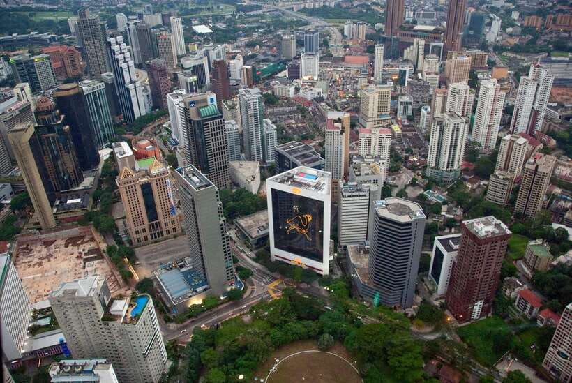 Private Kuala Lumpur and Putrajaya Highlights in One Day - Sultan Abdul Samad Building and Independent Square Photo Time
