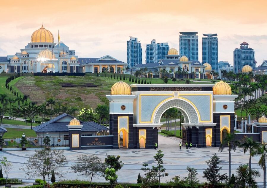 Private Kuala Lumpur and Putrajaya Highlights in One Day - Putrajaya’s Pink Putra Mosque and Perdana Putra: The Government-City Wow
