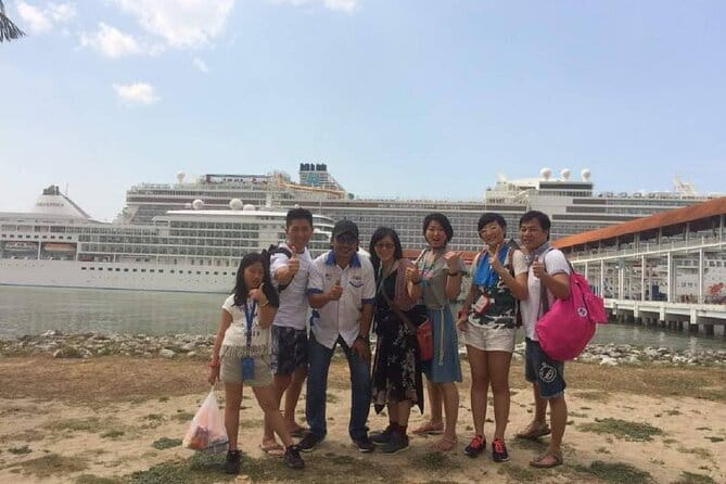 Private Port Klang Cruise to Kuala Lumpur City Tour - Batu Caves: quick stop, big photos, free entrance