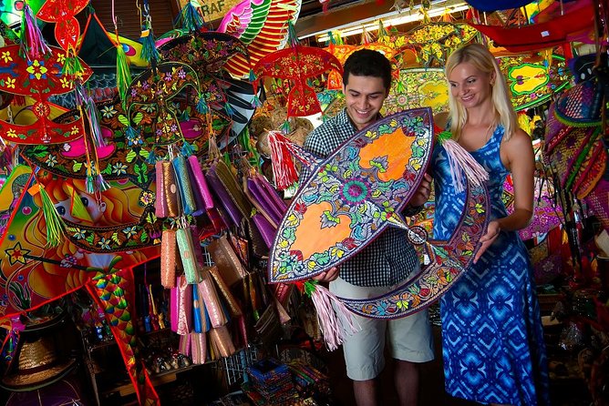 Private Tour: Half-Day Shopping and Market Exploration in Kuala Lumpur - Stop 1: Chinatown Shopping Streets and Food-Stall Energy