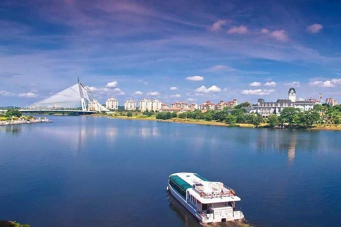 Putrajaya City Tour with Batu Caves & Sight Seeing Cruise - Perdana Putra and Dataran Putra: what you can see even if you cannot enter