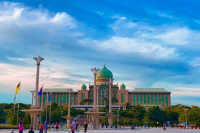Putrajaya Half Day Tour with Pink Mosque & River Cruise(SIC)