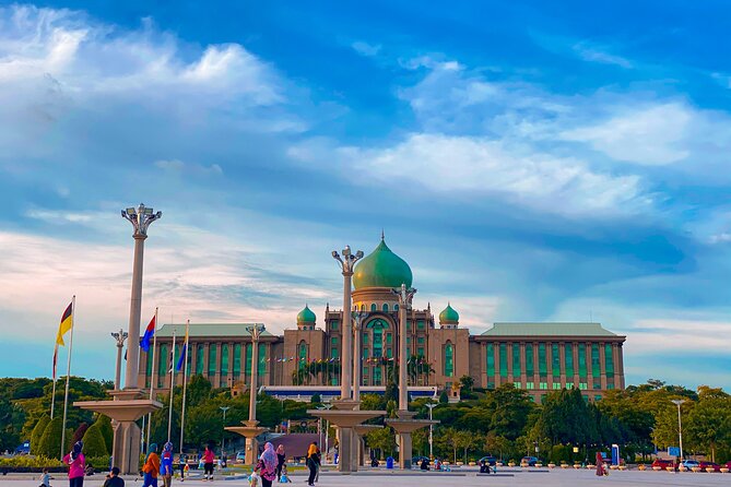 Putrajaya Half Day Tour with Pink Mosque & River Cruise(SIC) - How the Putrajaya Lake Club cruise portion actually plays out